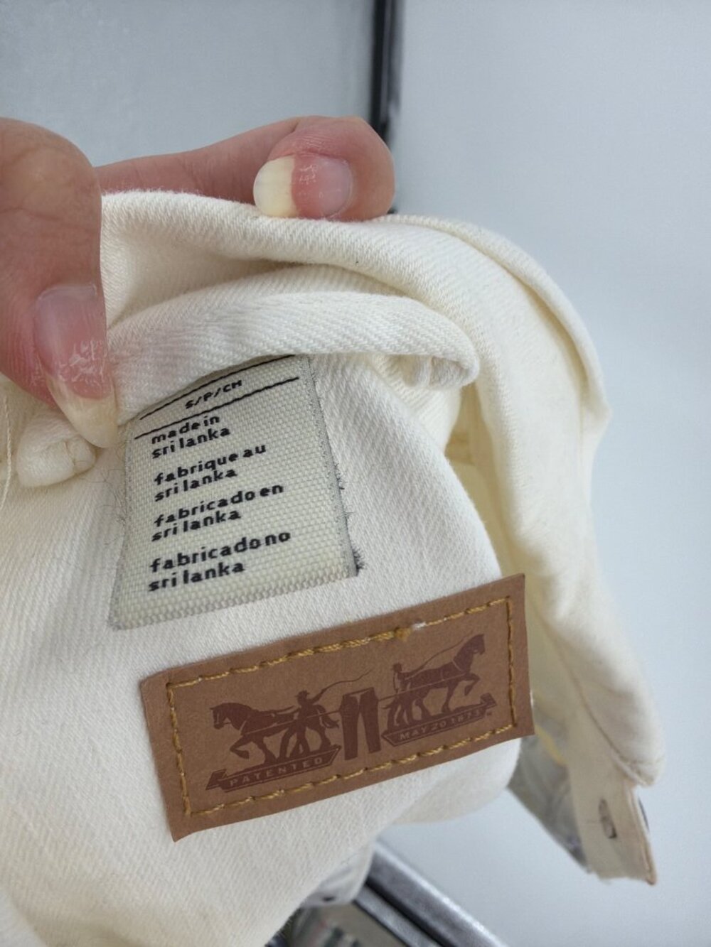 Levis Womens Small Denim Jacket Ivory Button-Front Silver Trim Casual Western - Picture 3 of 11